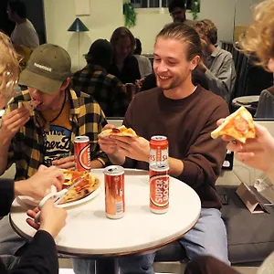 Auberge de jeunesse Gspot & Triangles Pizzeria